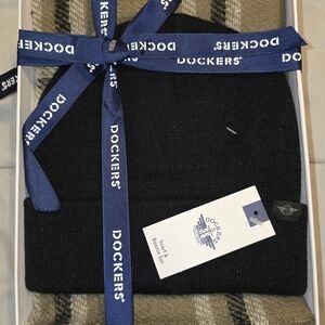 Dockers by Levis Men's Black & Tan Scarf & Beanie Winter Cap Hat Gift Set Box